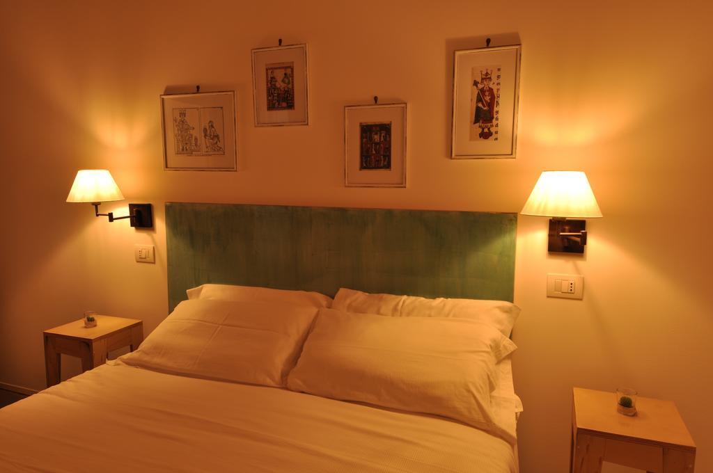 Montegusto Bed & Breakfast Кастел дел Монте Стая снимка